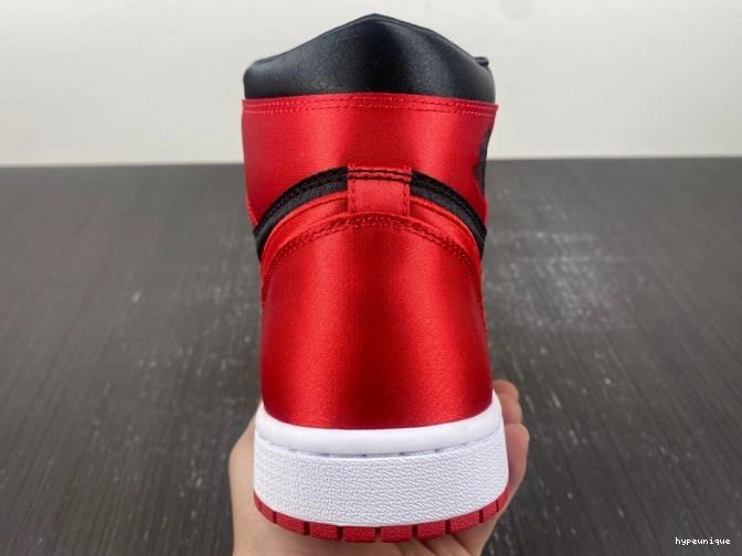 HYPE FD4810-061 Jordan WMNS 1 High Satin Air Bred OG 0709